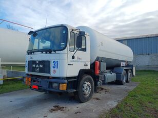 camion de gaz MAN 24232