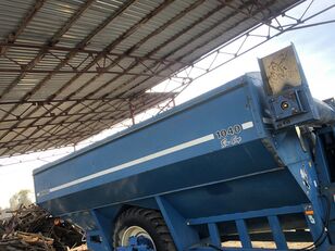 곡물 카트 Kinze 1040(36,6 куб.)