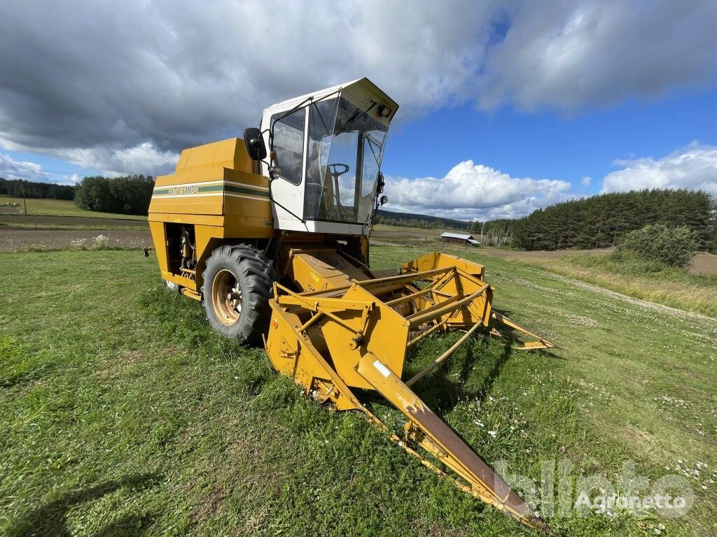 sklízecí mlátička Aktiv Sampo 580