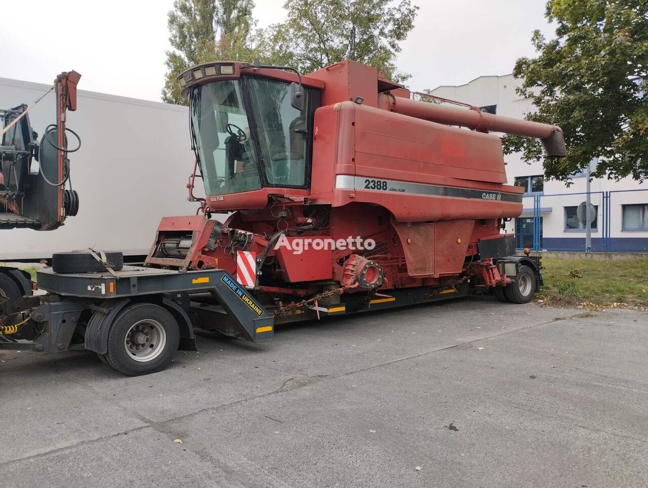 Case IH 2388 grain harvester