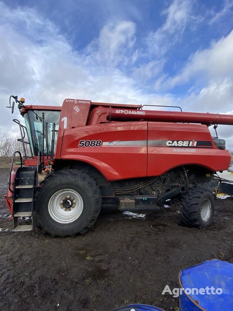 Case IH 5088 grain harvester