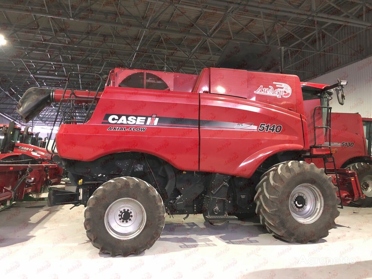 Case IH 5140 grain harvester