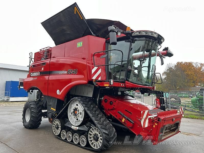 Case IH 8240 ASF grain harvester