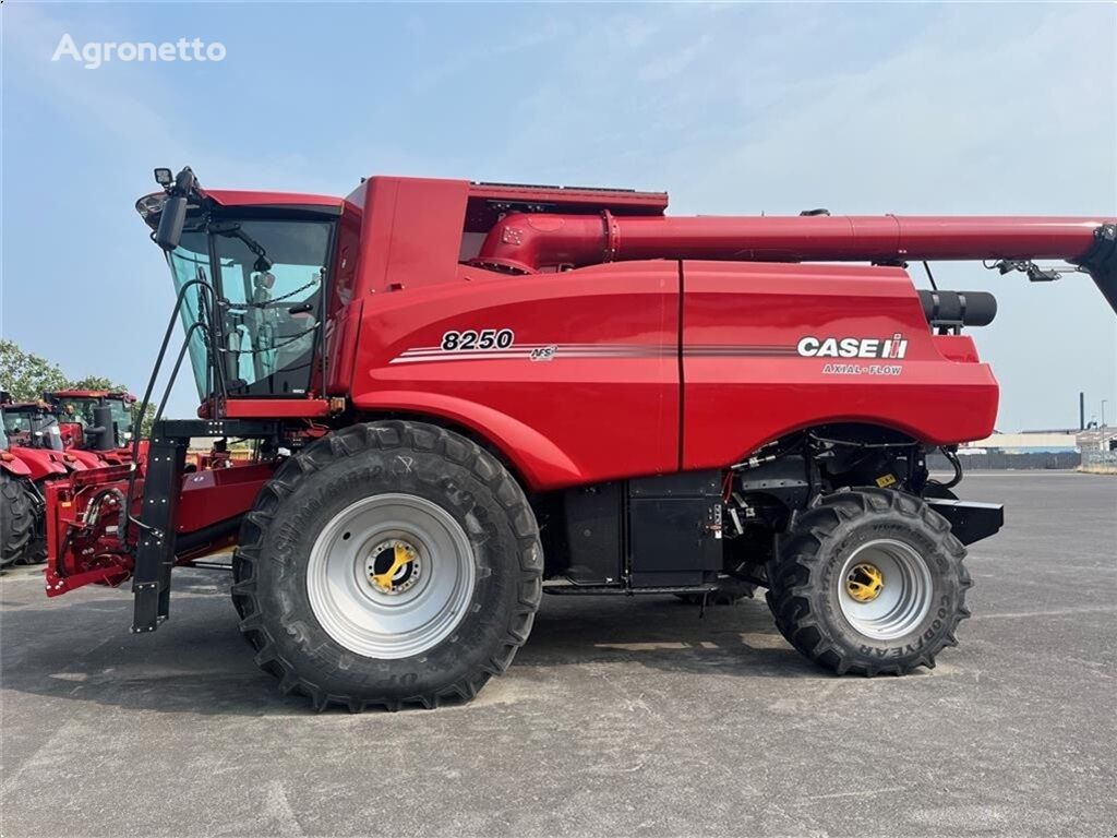 Case IH 8250 Axial-Flow grain harvester