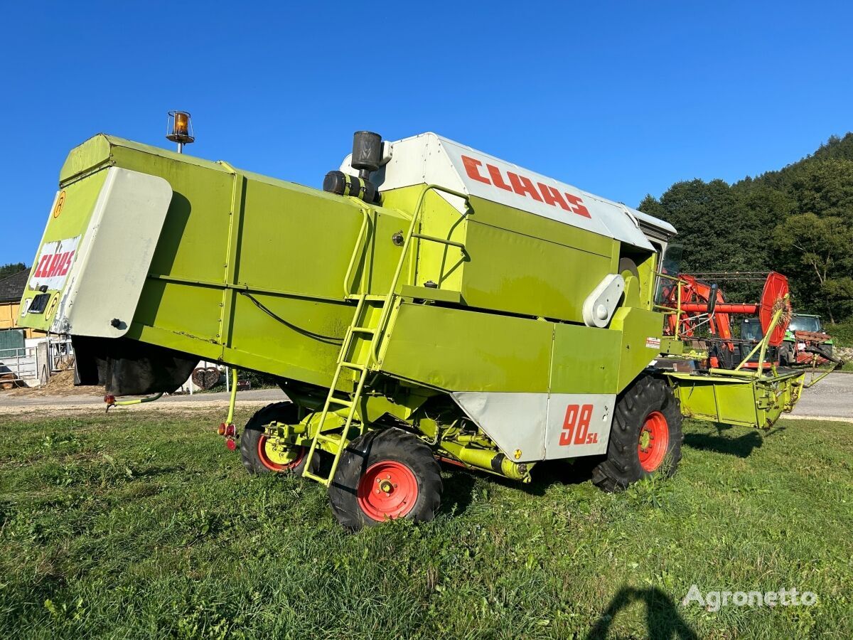 Claas Dominator 96 grain harvester