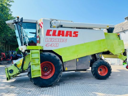 کمباین Claas LEXION 440