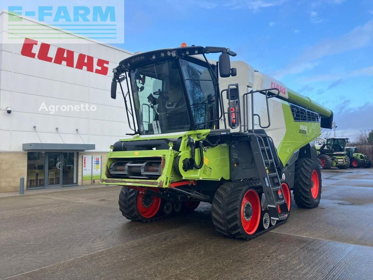 ماكينة حصادة دراسة Claas LEXION 8900 TERRA TRAC