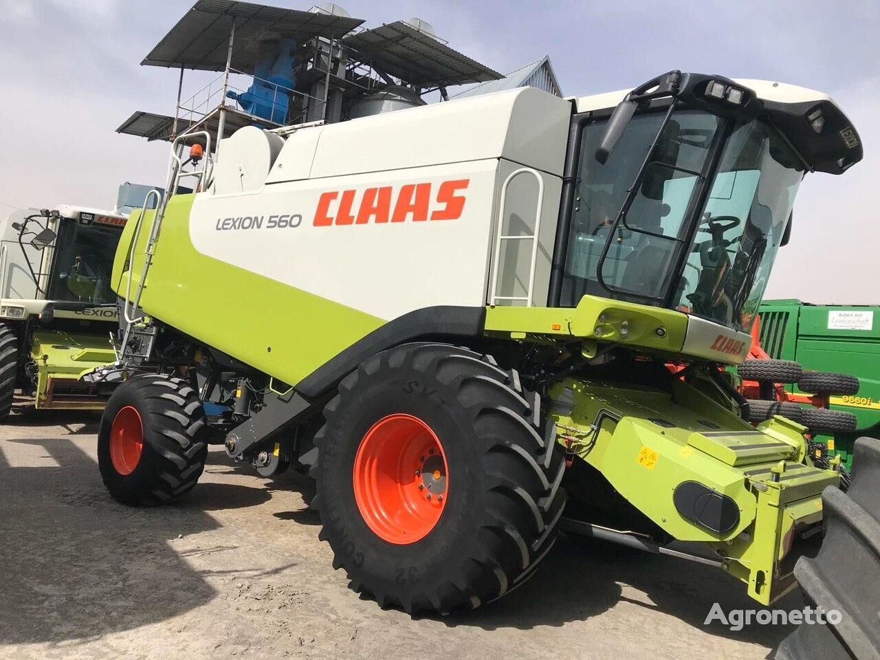 Claas Lexion 560 grain harvester