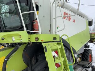 Claas Lexion 570 grain harvester