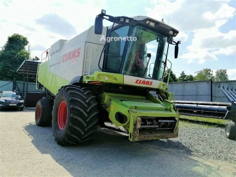 moissonneuse-batteuse Claas Lexion 580