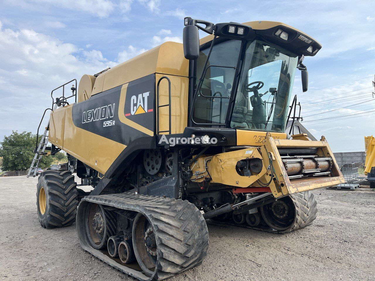 Claas Lexion 595 grain harvester