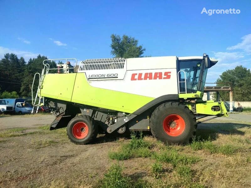 colheitadeira de grãos Claas Lexion 600