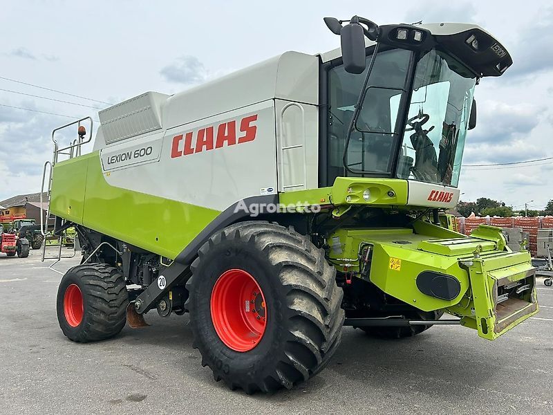 obilný kombajn Claas Lexion 600