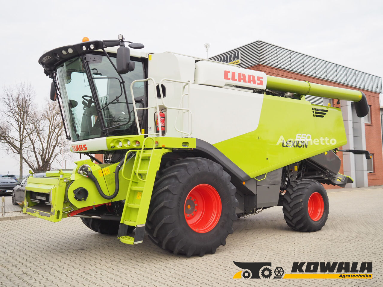 moissonneuse-batteuse Claas Lexion 650 + V770