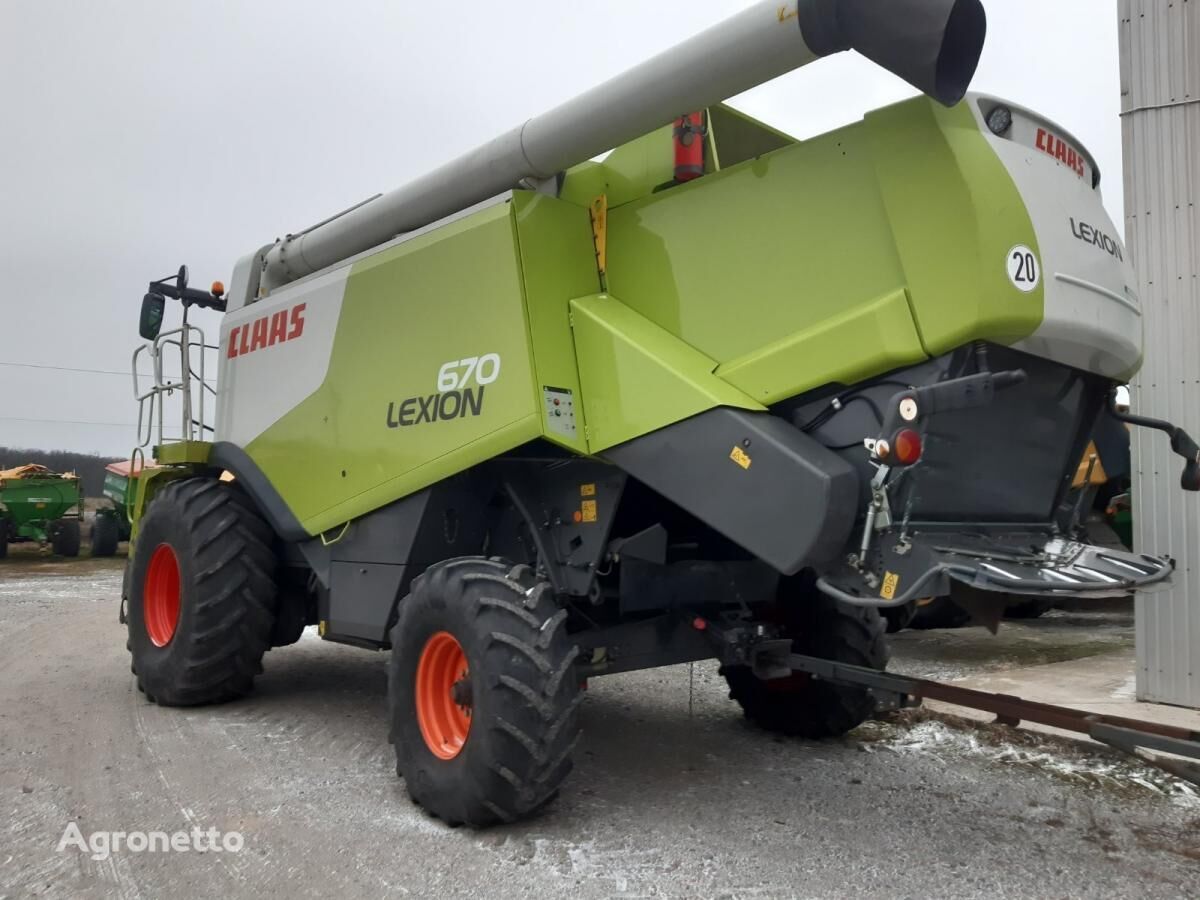 Claas Lexion 670 skördetröska