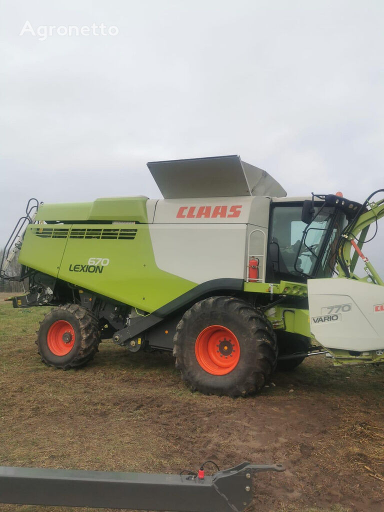 곡물 수확기 Claas Lexion 670