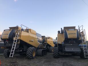 ماكينة حصادة دراسة Claas Lexion 750
