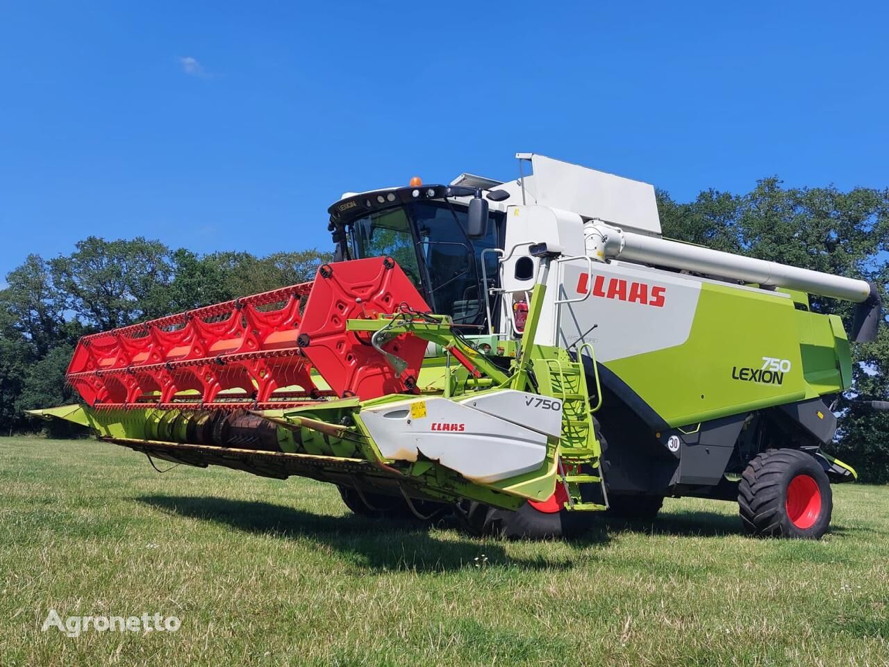 ماكينة حصادة دراسة Claas Lexion 750 Montana 4WD