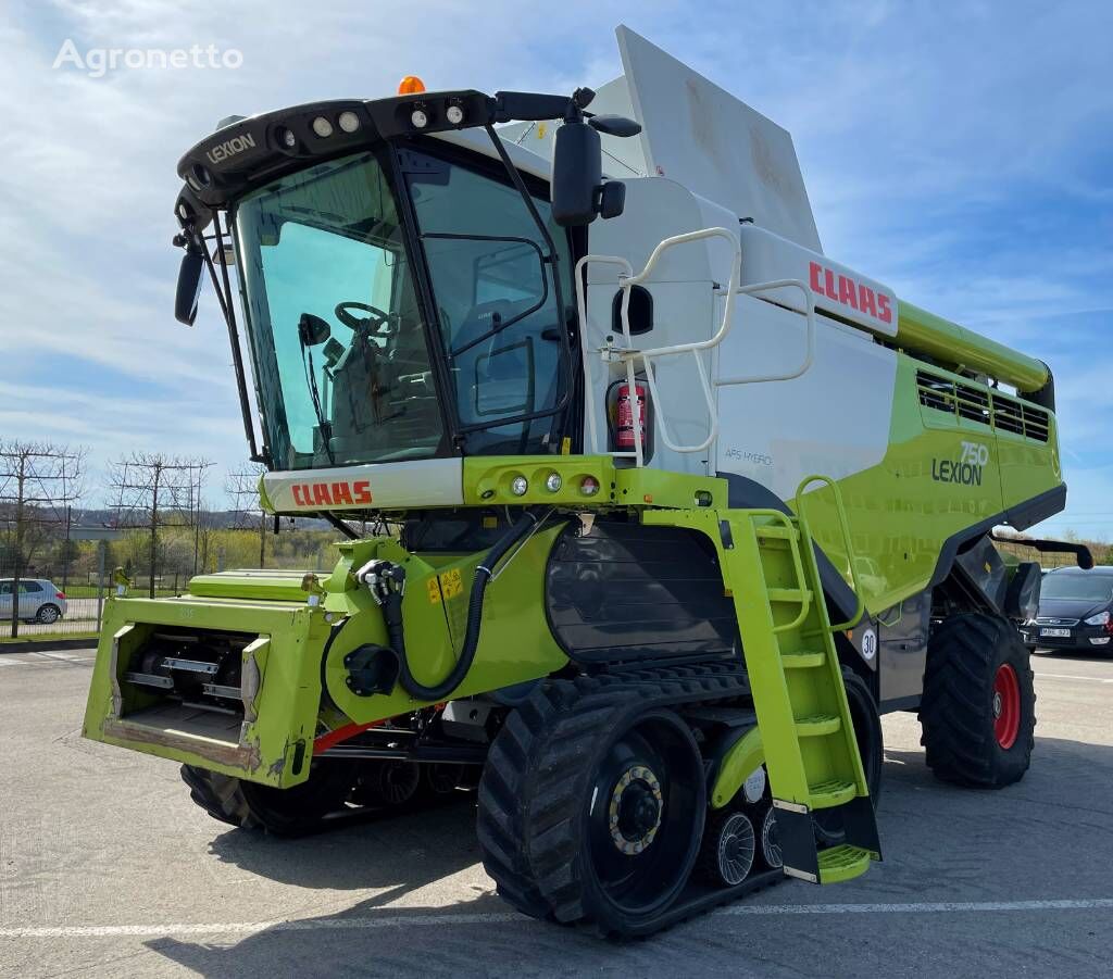 moissonneuse-batteuse Claas Lexion 750 TT