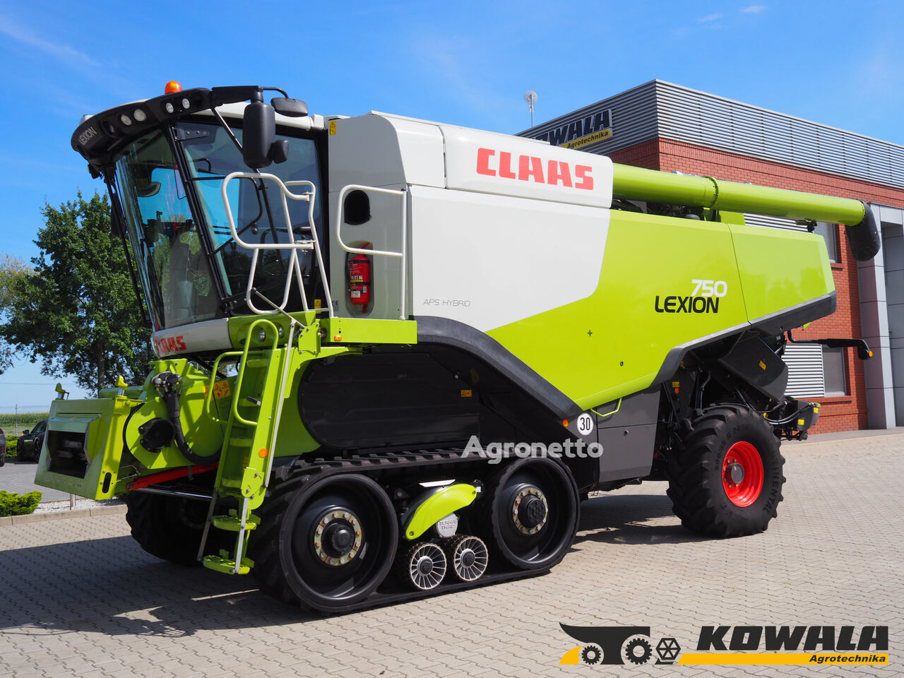 Купити зернозбиральний комбайн Claas Lexion 750TT + V900 | Agronetto UA Зернозбиральний комбайн Claas Lexion 750TT + V900 - Agronetto