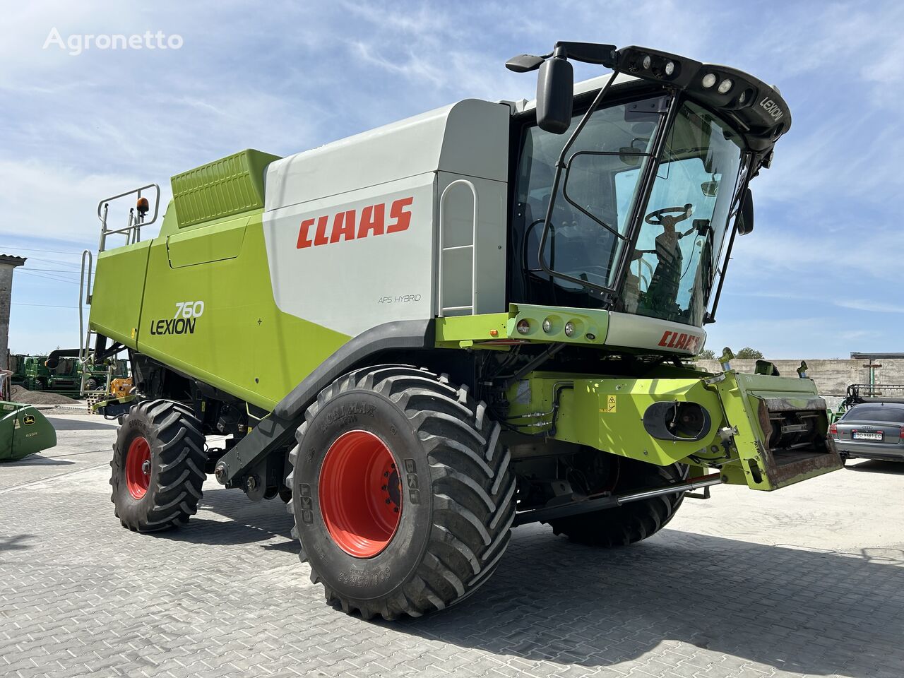 Claas Lexion 760 grain harvester