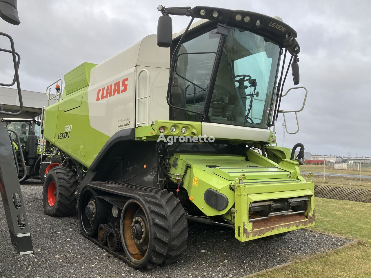 moissonneuse-batteuse Claas Lexion 760 TT