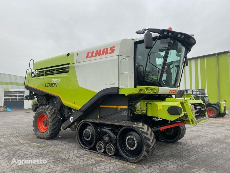 ماكينة حصادة دراسة Claas Lexion 760TT