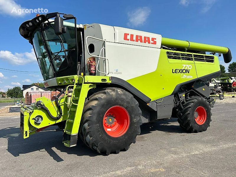 ماكينة حصادة دراسة Claas Lexion 770