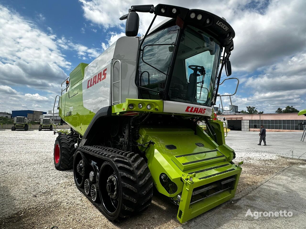 Claas Lexion 770 TT 4X4 grain harvester