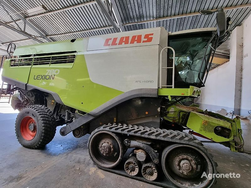 Claas Lexion 780 TT grain harvester