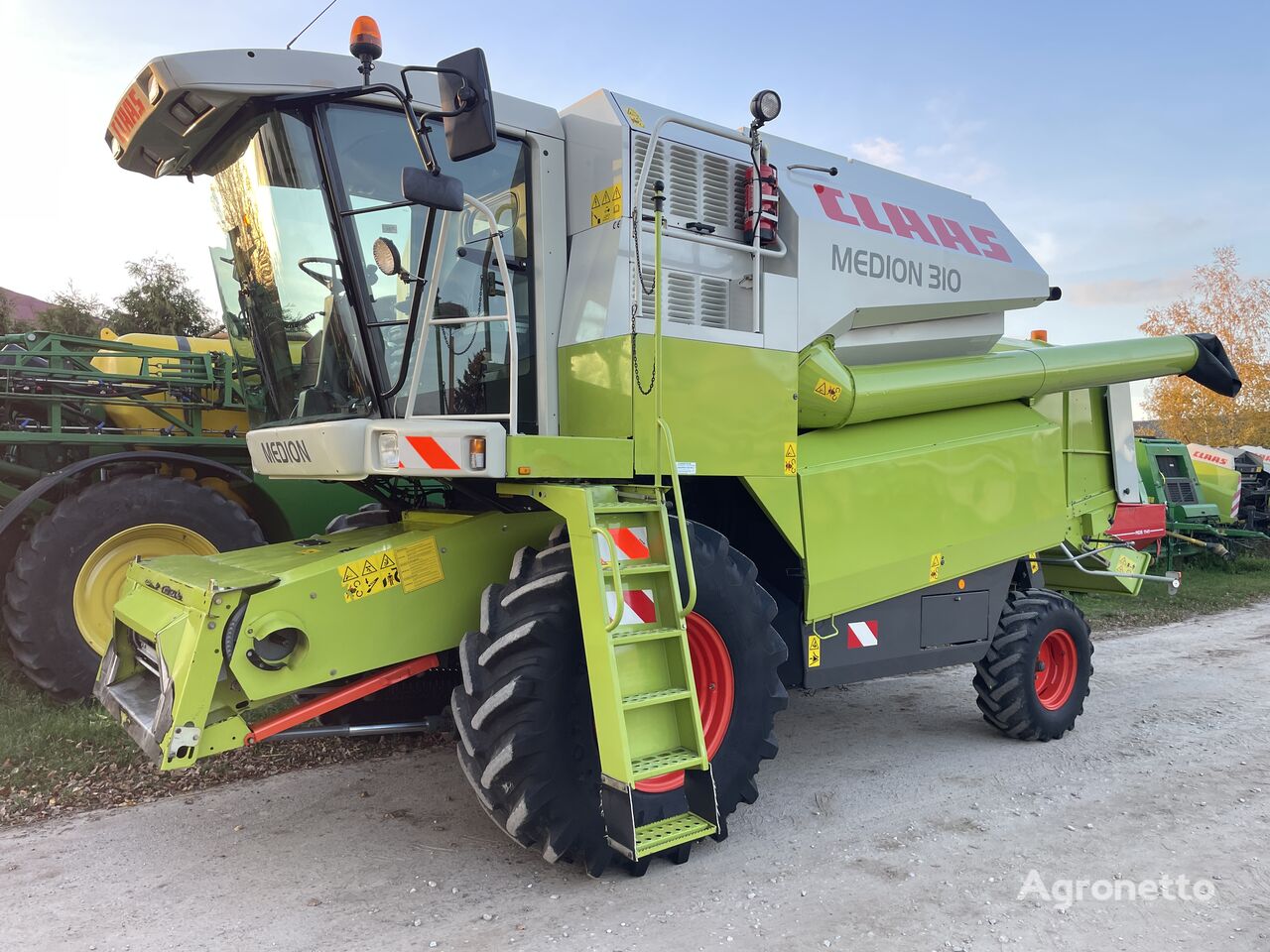 obilný kombajn Claas Medion 310