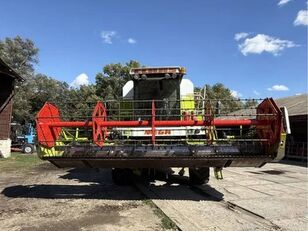 moissonneuse-batteuse Claas Mega 204 Dominator