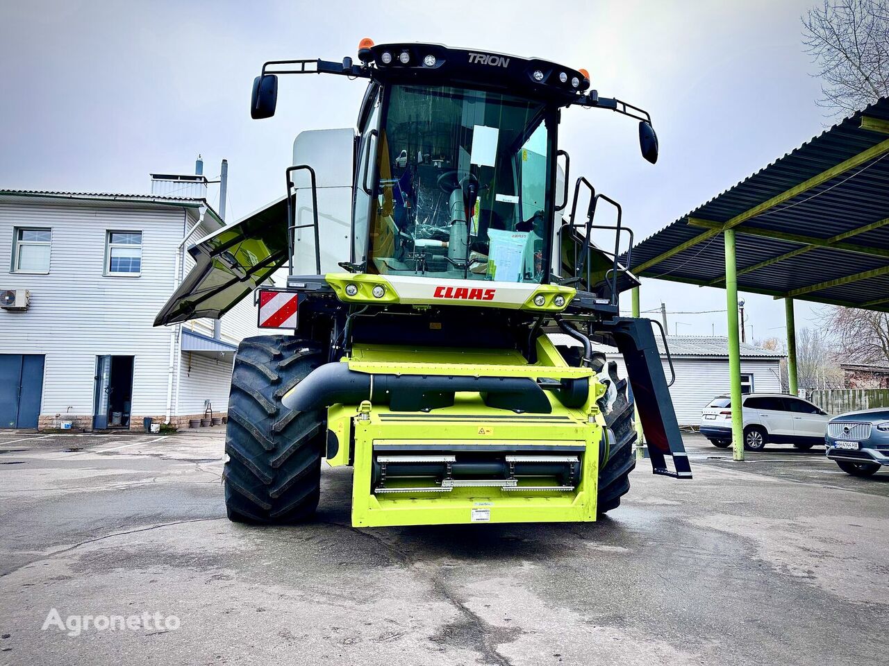 nov kombajn za žito Claas TRION 650