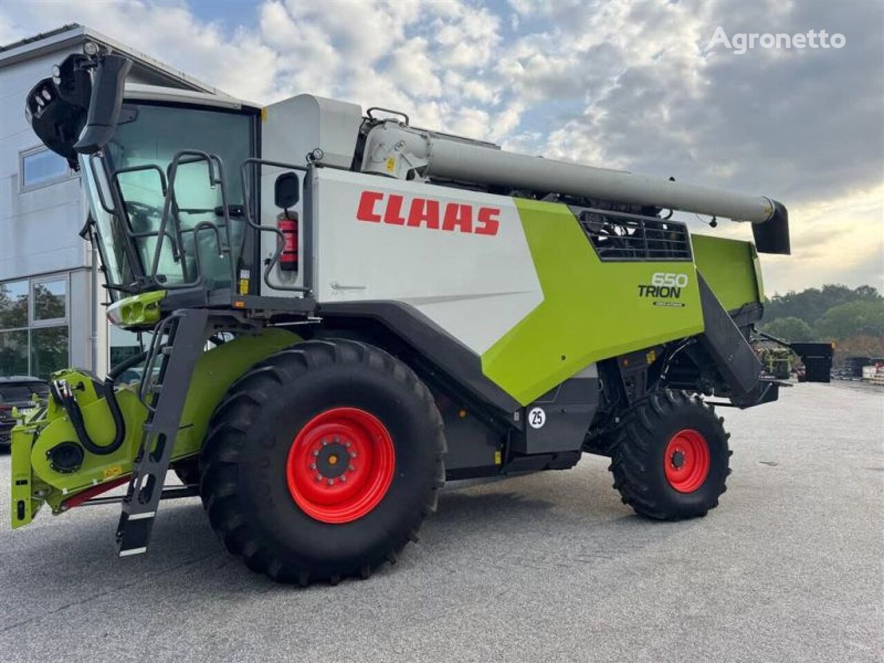 Claas TRION 650 cosechadora de cereales