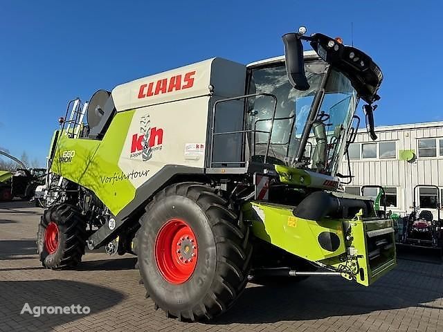 Claas TRION 660 - DEMO grain harvester