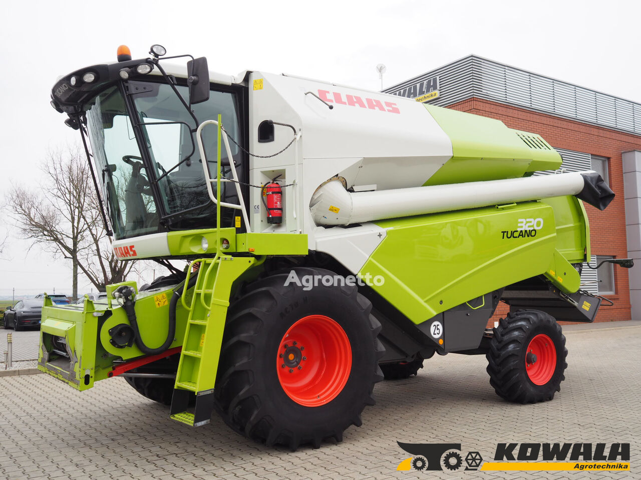 Claas Tucano 320 + C430 cosechadora de cereales