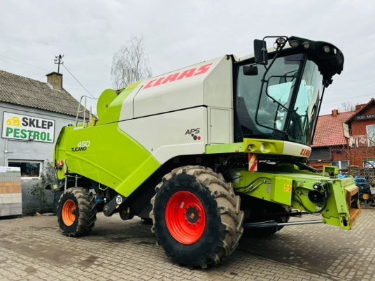 Claas Tucano 450 grain harvester