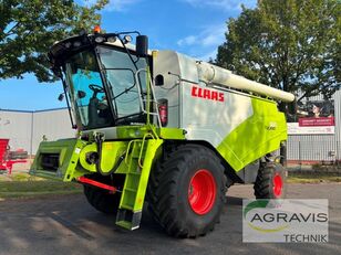 Claas Tucano 560 grain harvester