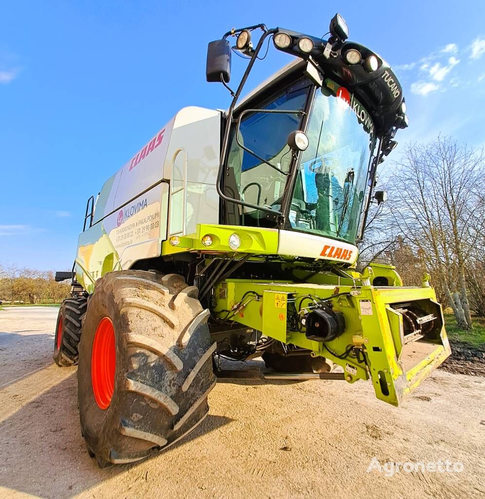 Claas Tucano 580 grain harvester