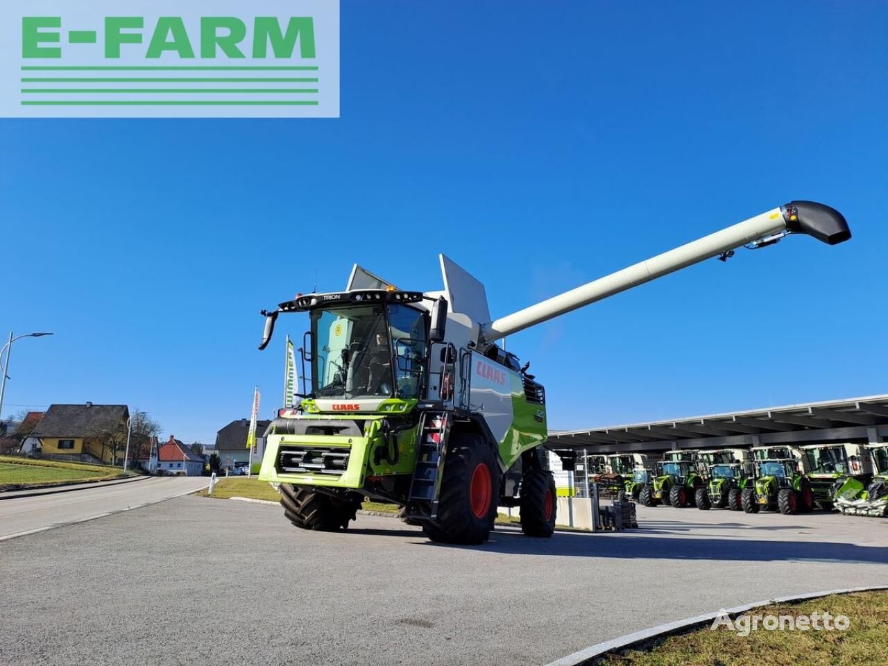 Claas trion 520 grain harvester