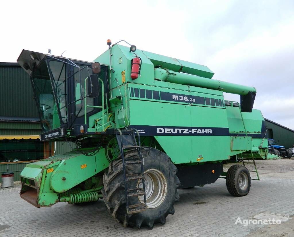 Deutz-Fahr M36.30 cosechadora de cereales