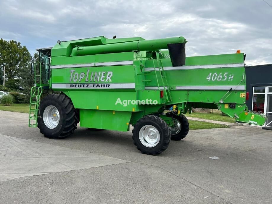 Deutz-Fahr TopLiner grain harvester