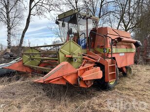 moissonneuse-batteuse Dronningborg D3000