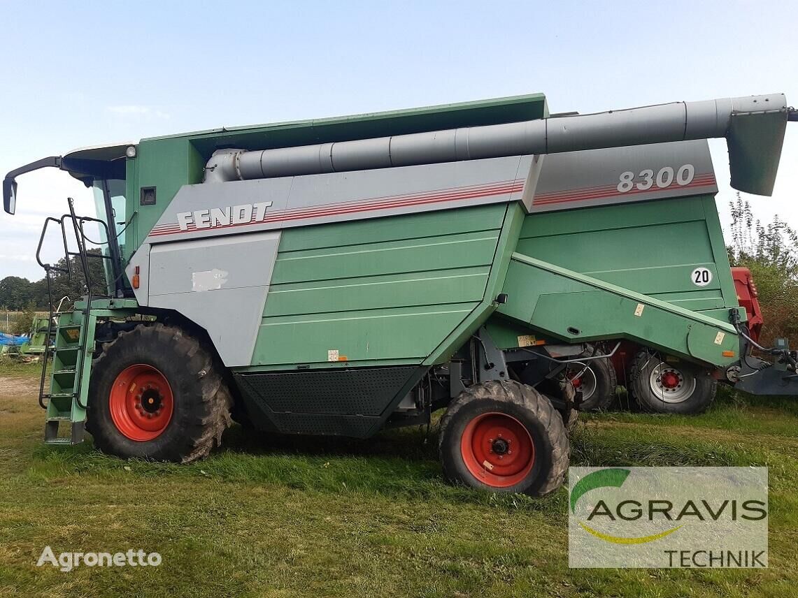 colheitadeira de grãos Fendt 8300