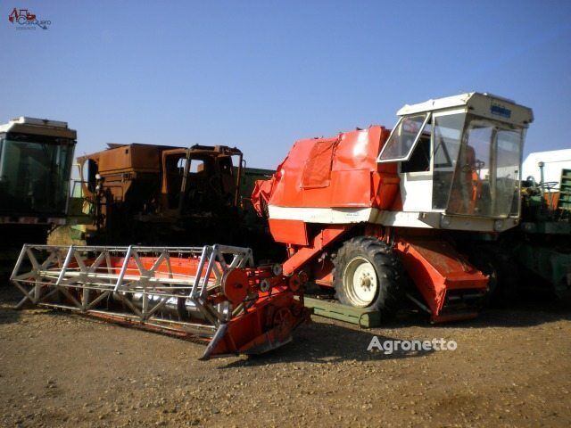 IASA 4420 grain harvester for parts