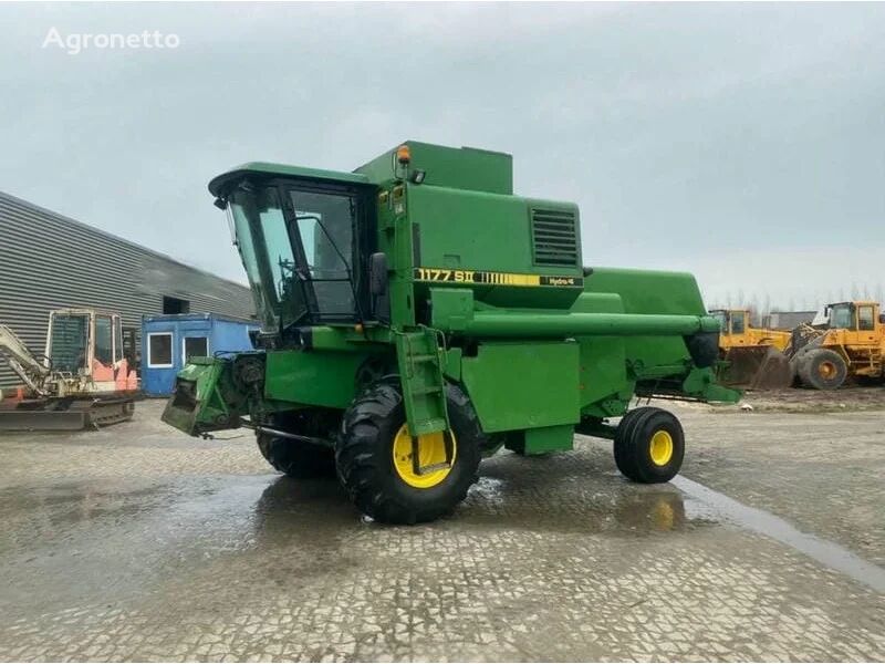 John Deere 1177 kombajn za žito