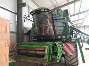 کمباین John Deere 2066