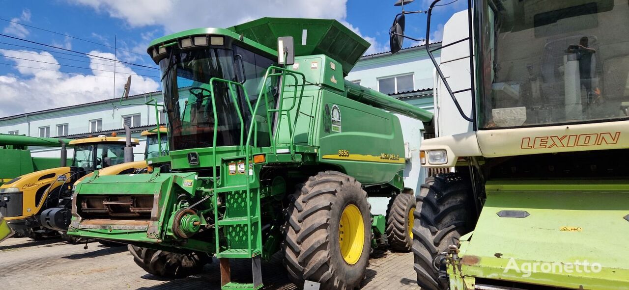 John Deere 9650  grain harvester