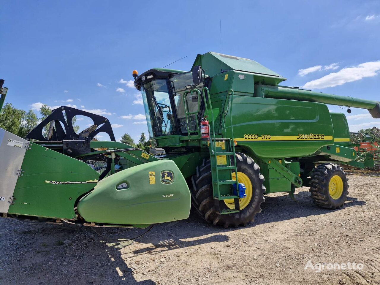 mesin pemanen gandum John Deere 9660 WTS