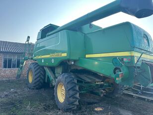 máy gặt đập liên hợp John Deere 9680i WTS